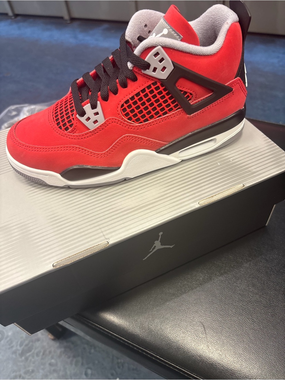 Jordan Men's Red and Black Retro Basketball Sneakers